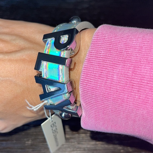 NWT BCBGeneration Iridescent affirmation bracelet PLAY - Picture 9 of 12
